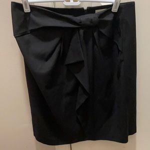 EUC Banana Republic size 8 black A-line skirt with cascading bow